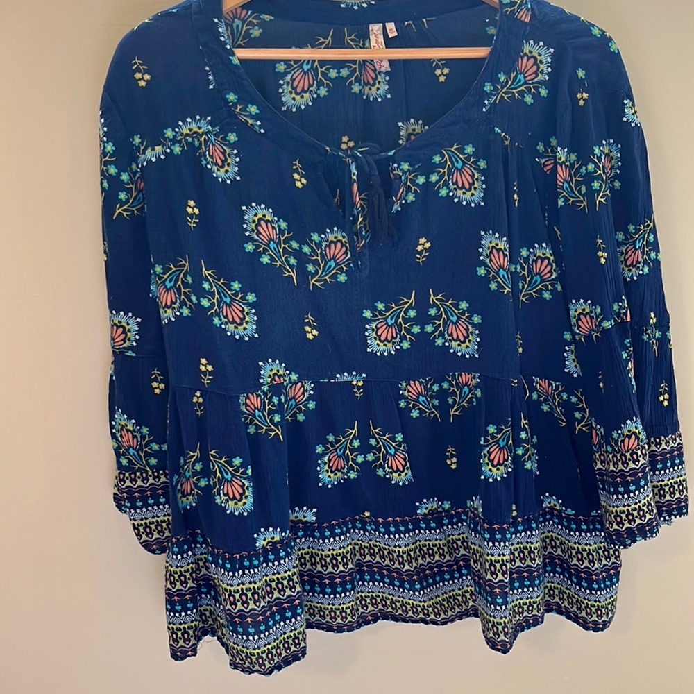 Babydoll top plus size. Good condition, no stains, gently used.